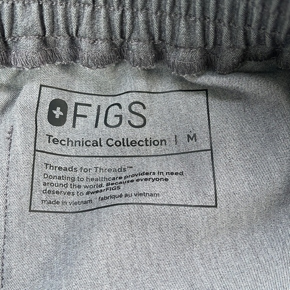 FIGS Yola Skinny Technical Collection Scrub Pants in Graphite Gray Size Medium - Picture 6 of 15